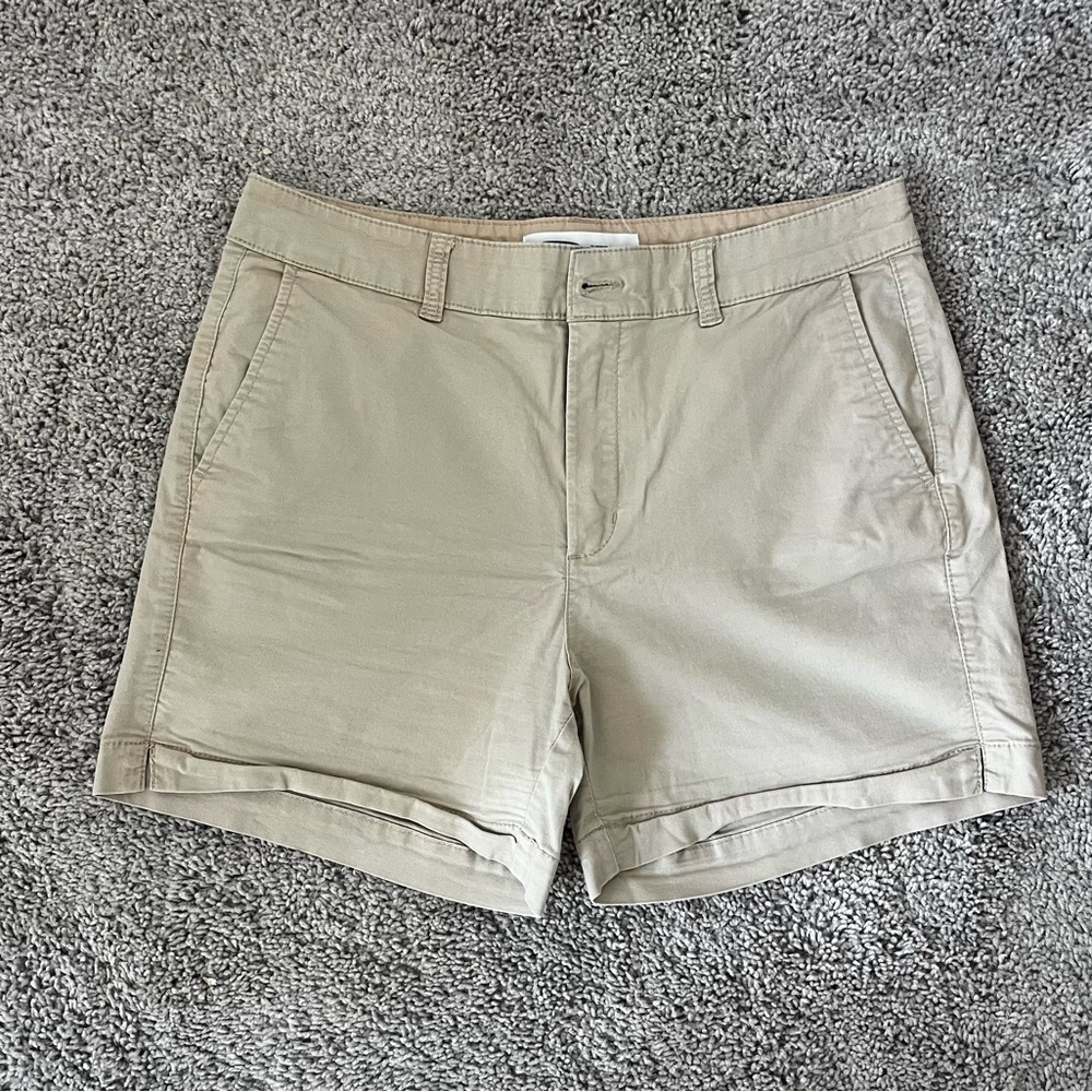 Old Navy Tan Bermuda Shorts Size 8